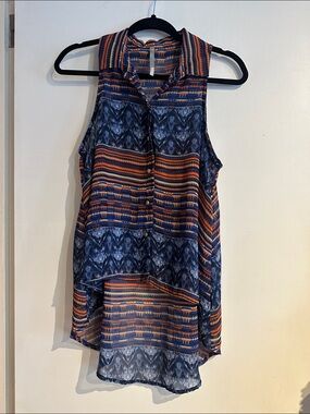 Sleeveless Patterned Button-Front Top in Navy and Rust